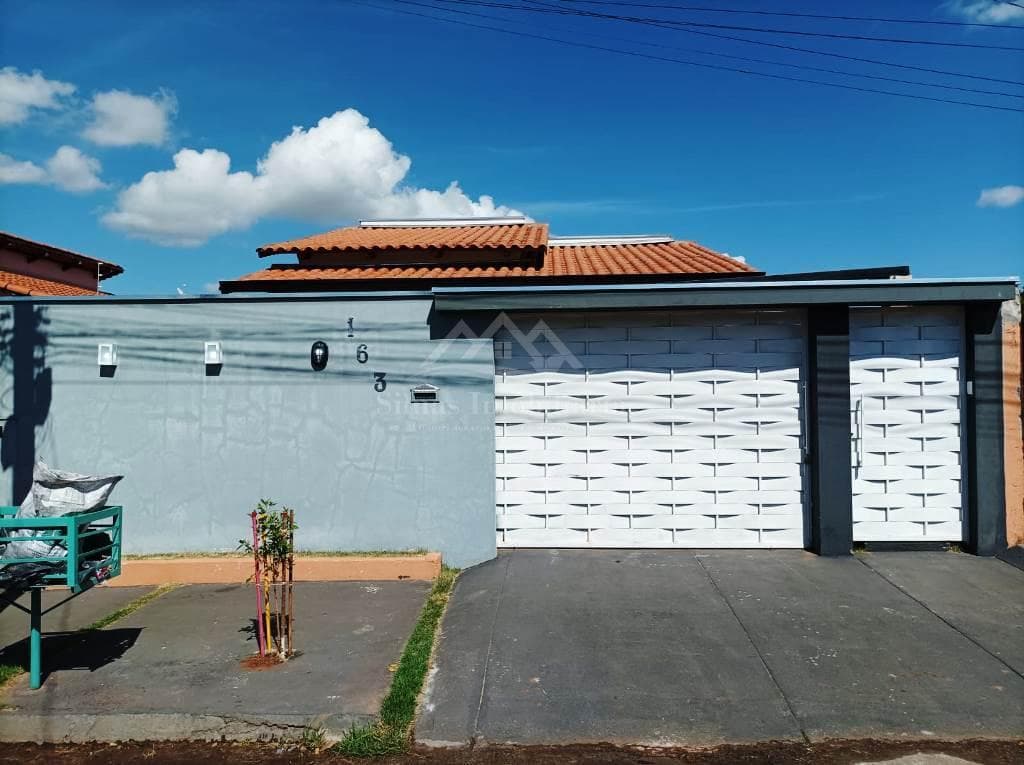 Casa para Locação, em Patos de Minas, bairro Caramuru, 4 dormitórios, 3 banheiros, 1 suíte, 1 vaga