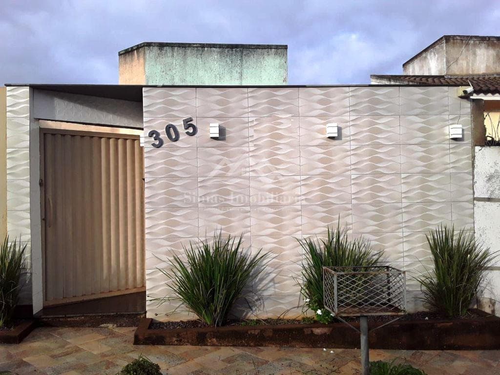 Casa para Venda, em Patos de Minas, bairro Residencial Barreiro, 3 dormitórios, 1 banheiro, 2 vagas