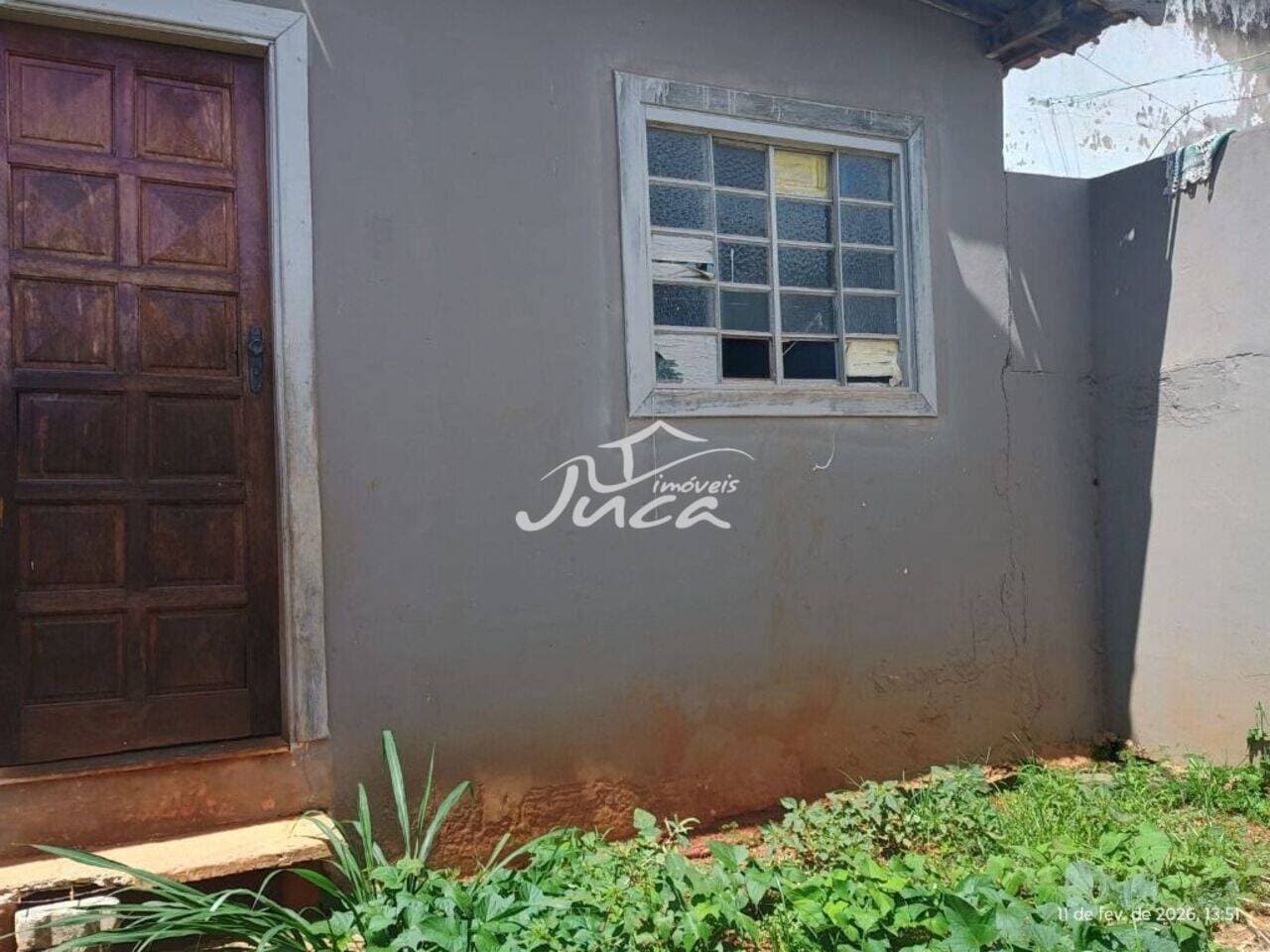 Casa de 160 m² Coração Eucarístico - Patos de Minas, aluguel por R$ 900/mês